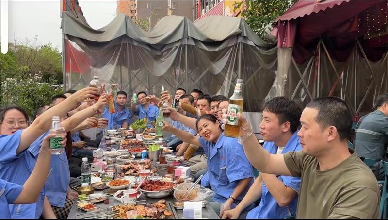 聚餐